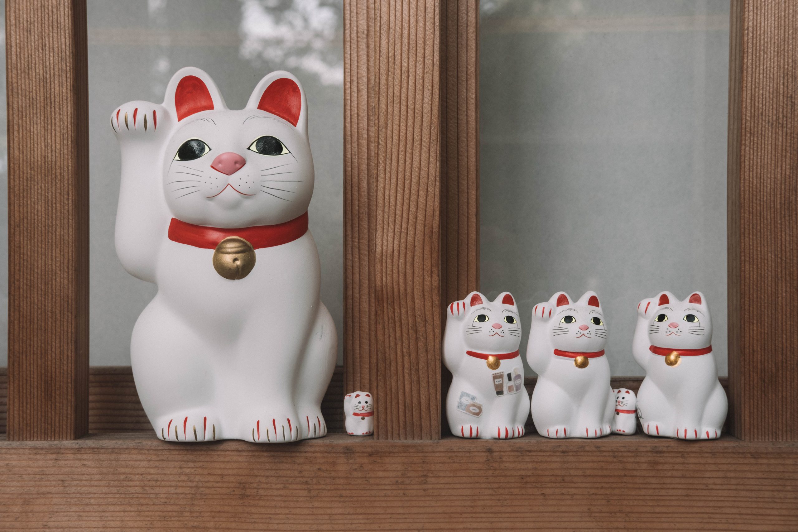 Adorable neko figurines at Gotokuji temple