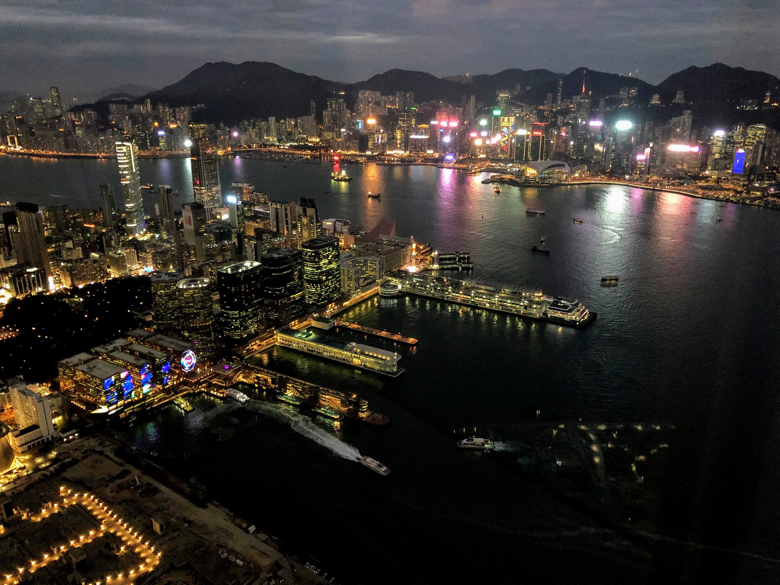 Afternoon tea Sky100 in Hong Kong view point