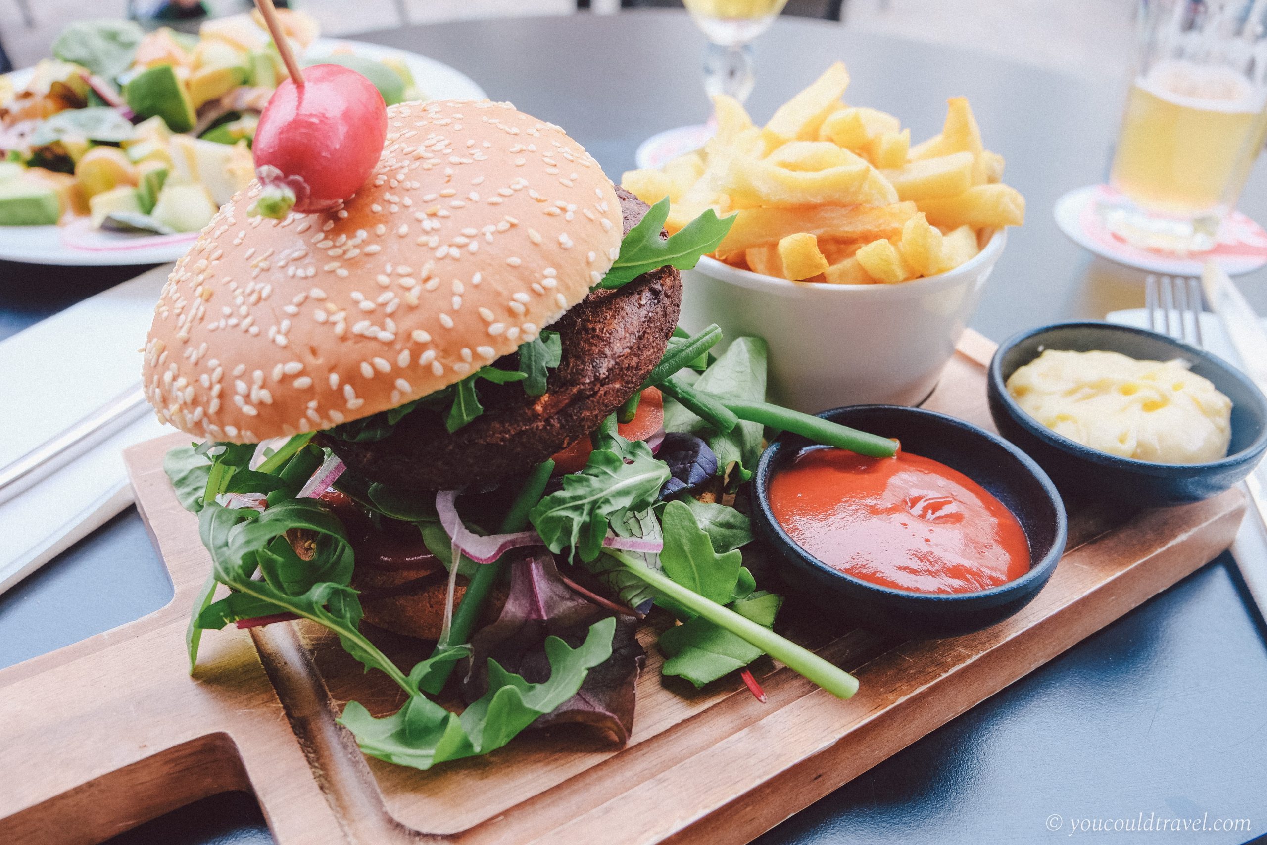 Backyard Antwerp vegan burgers