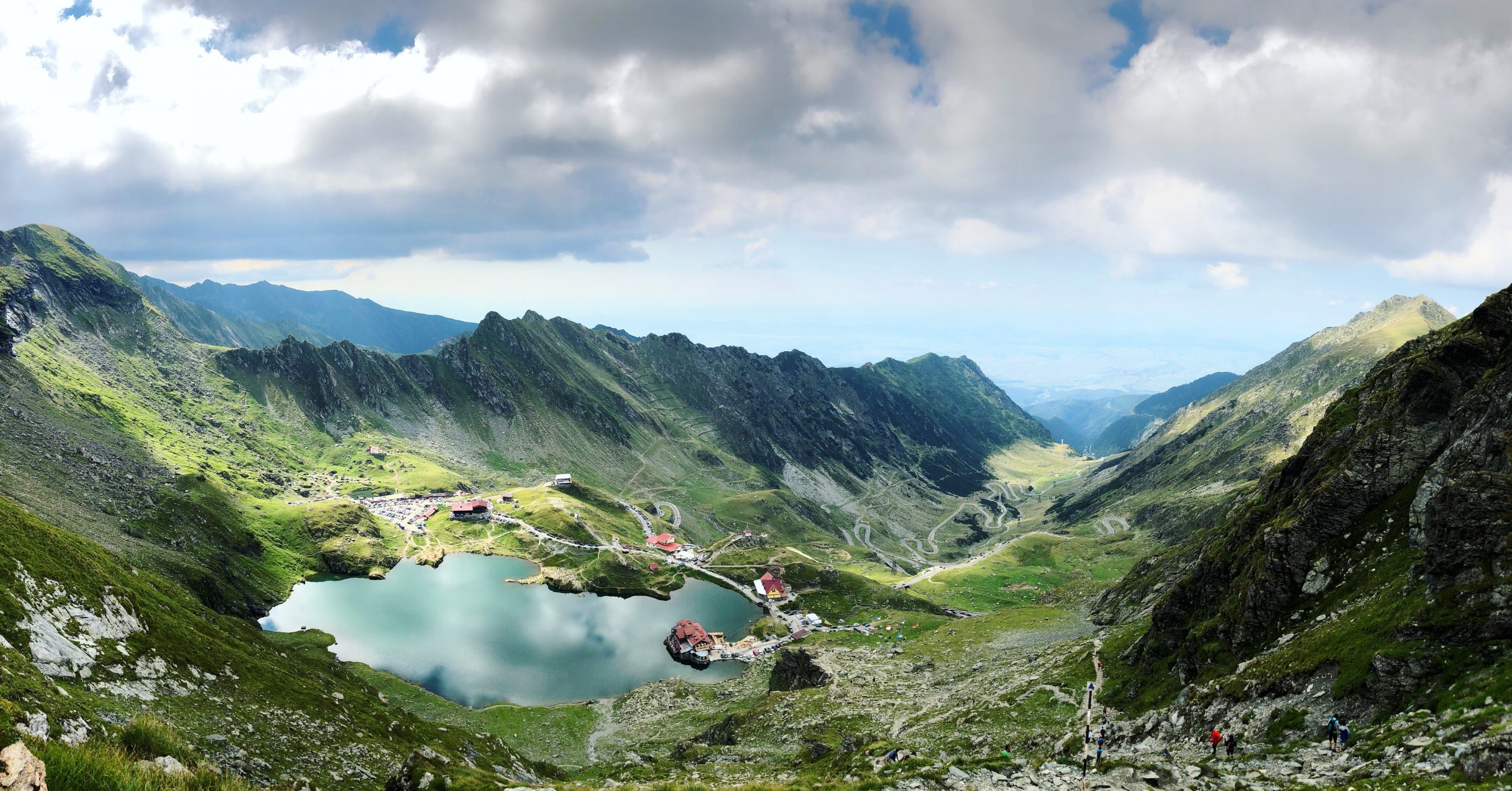 Balea lake - glacial lake at the top of Transfagarasan