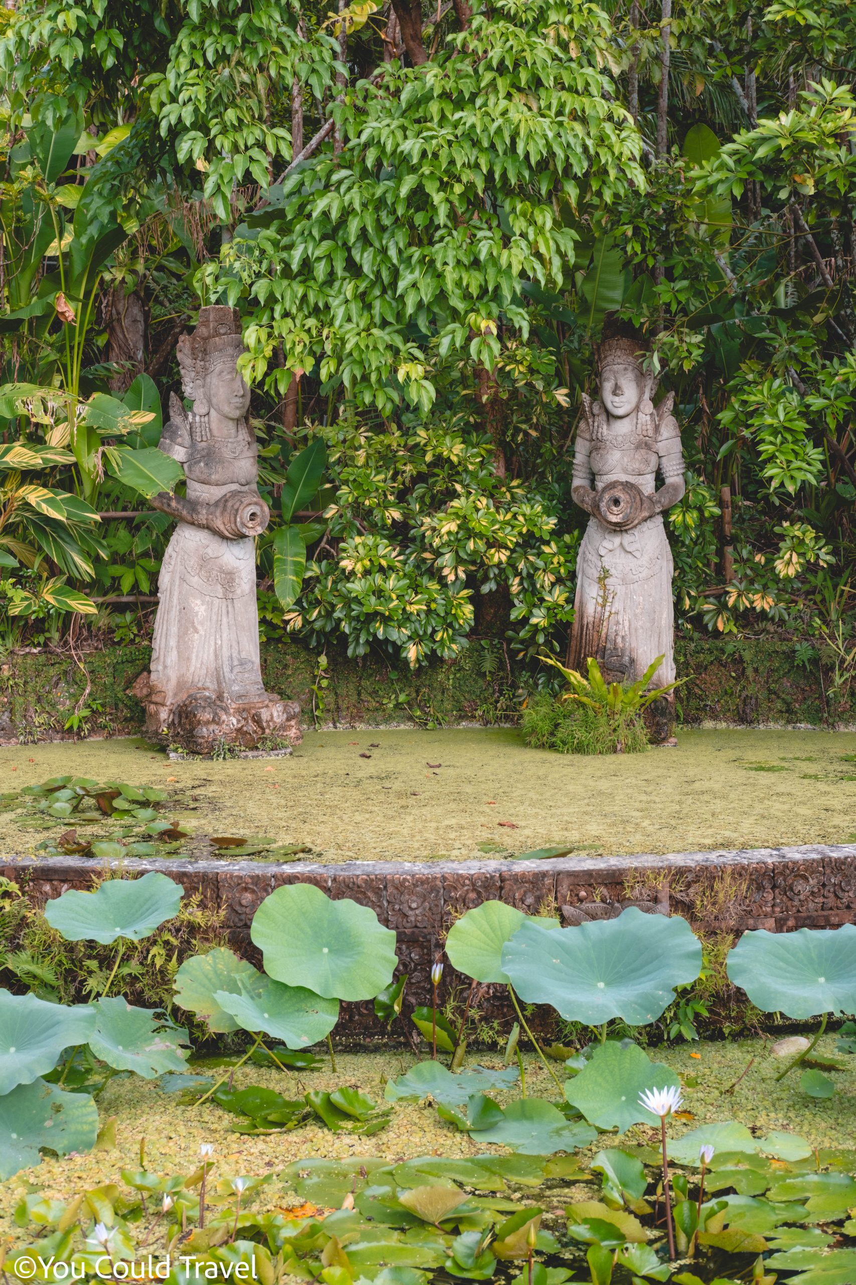 Botanical Gardens Okinawa - statues and flora features