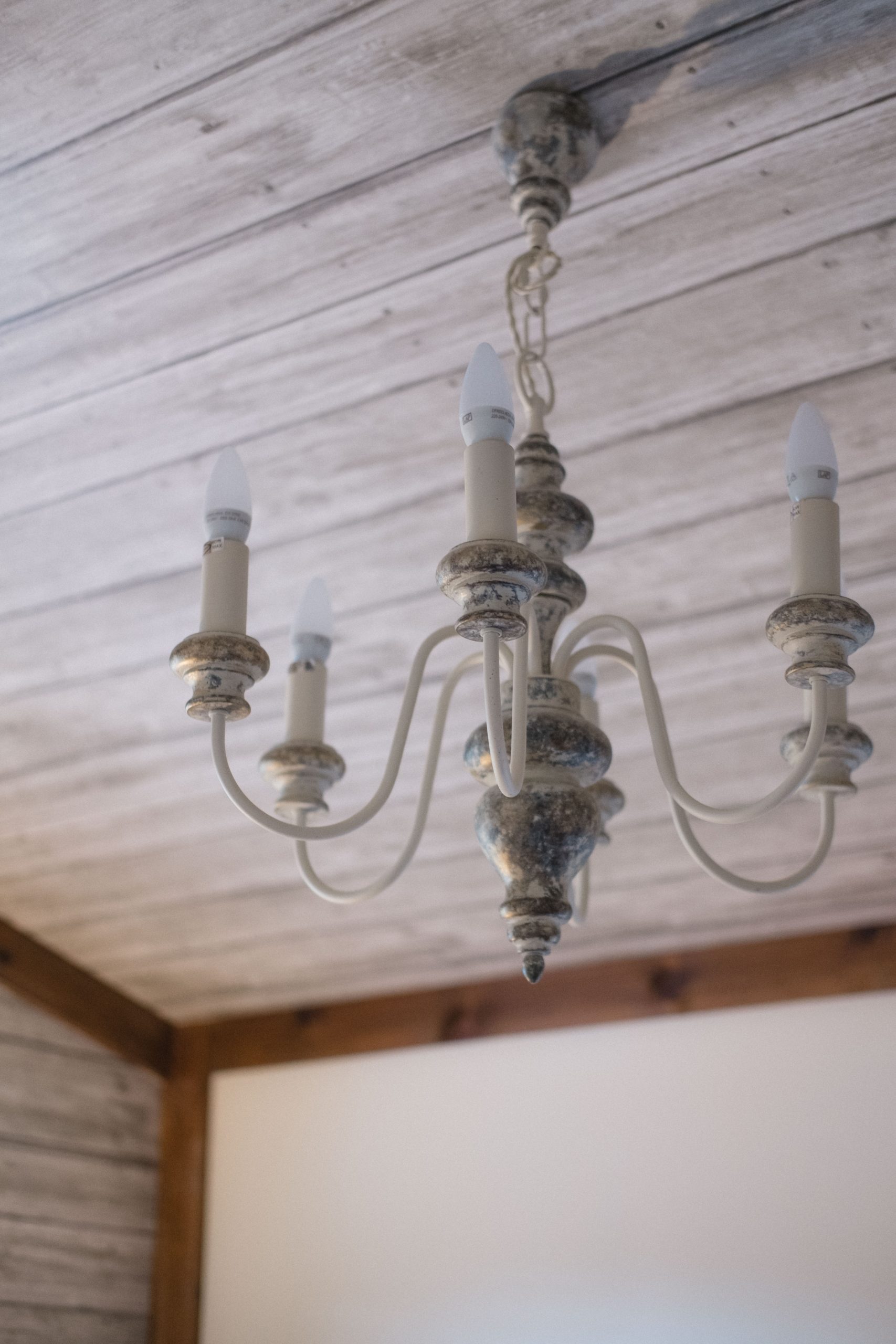 Chandelier in the master bedroom cosy details