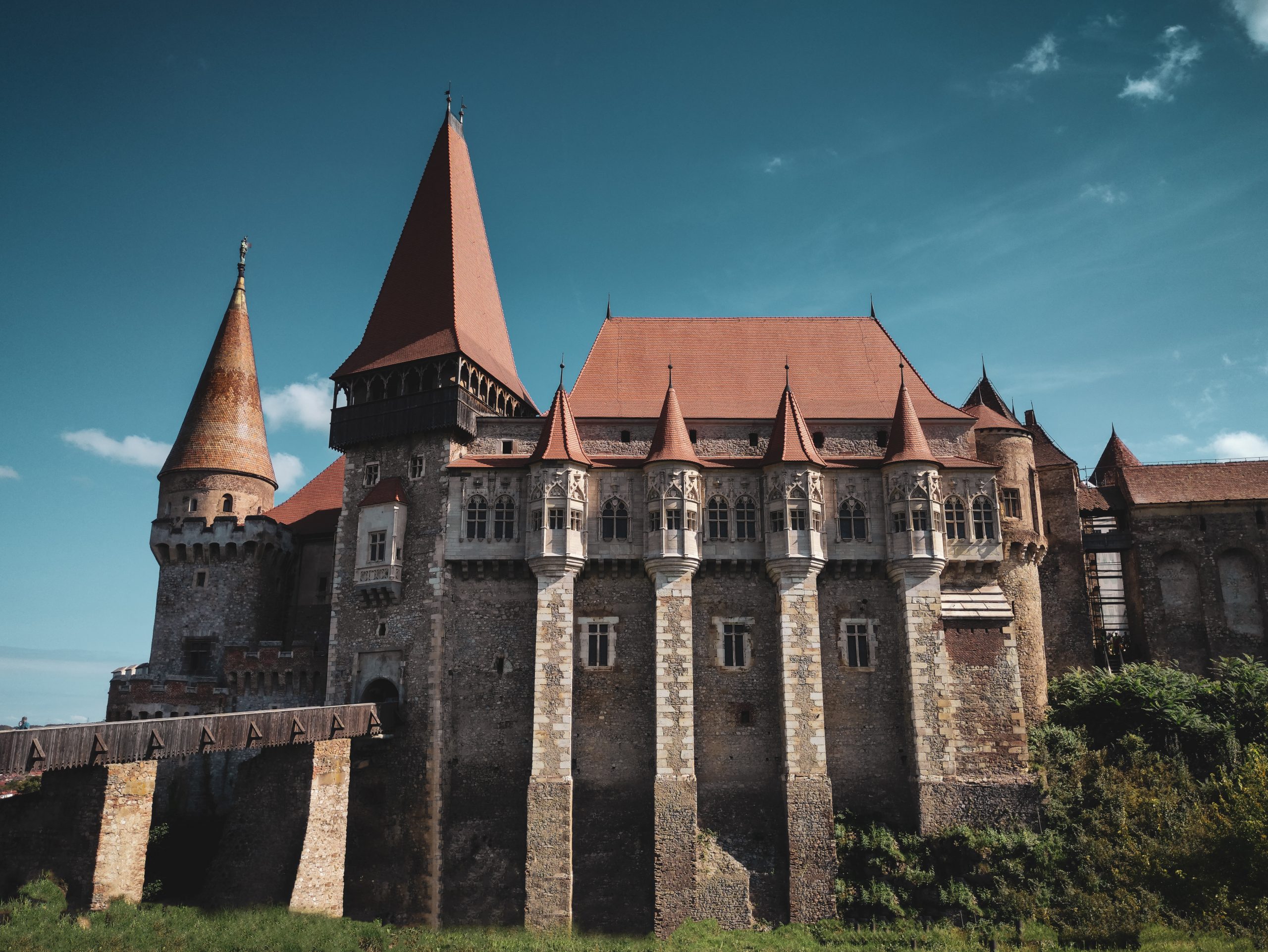 castelul corvinilor, strada castelului, hunedoara, romania