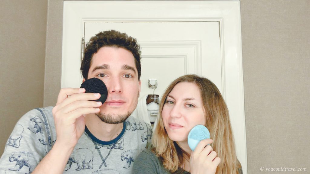 Couple using Foreo luna mini 2