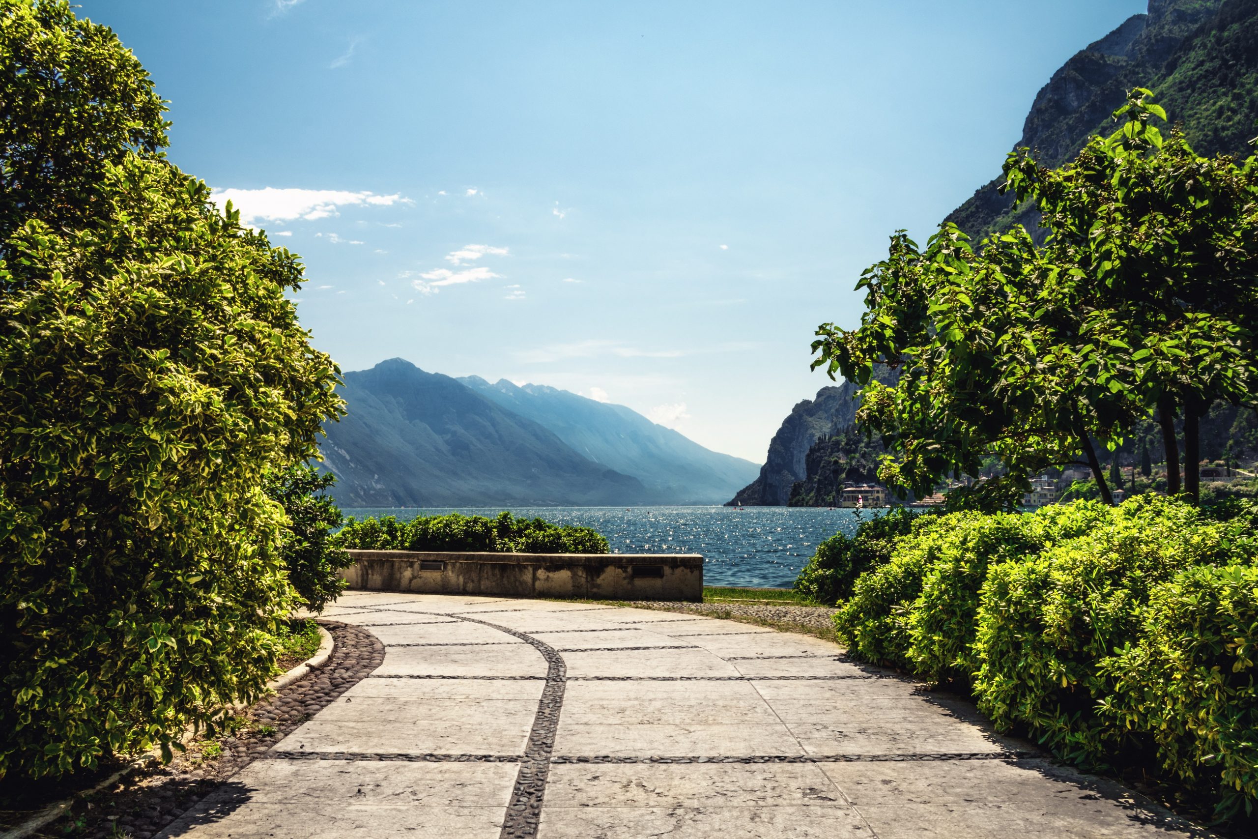 day trips from milan to lake garda