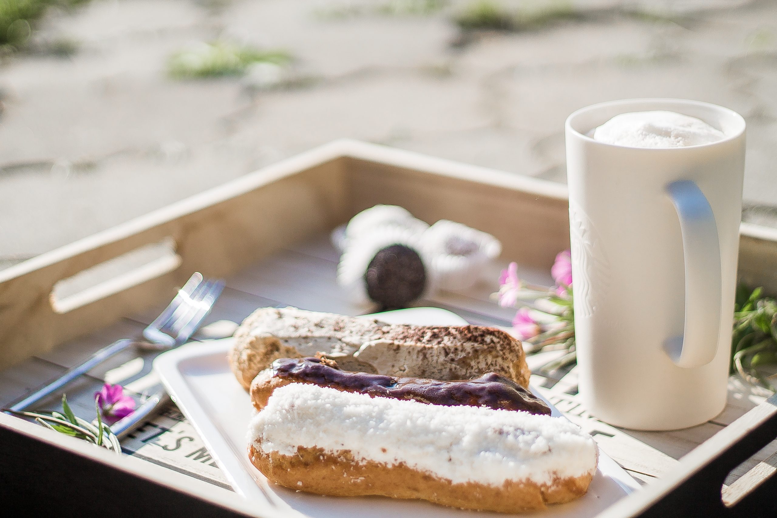 Eclair Paris Food