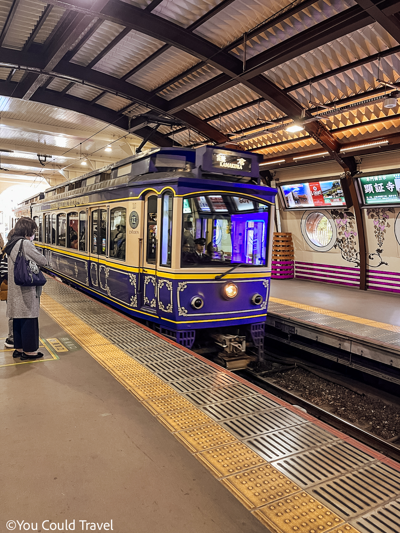 Enoden train line in Kamakura