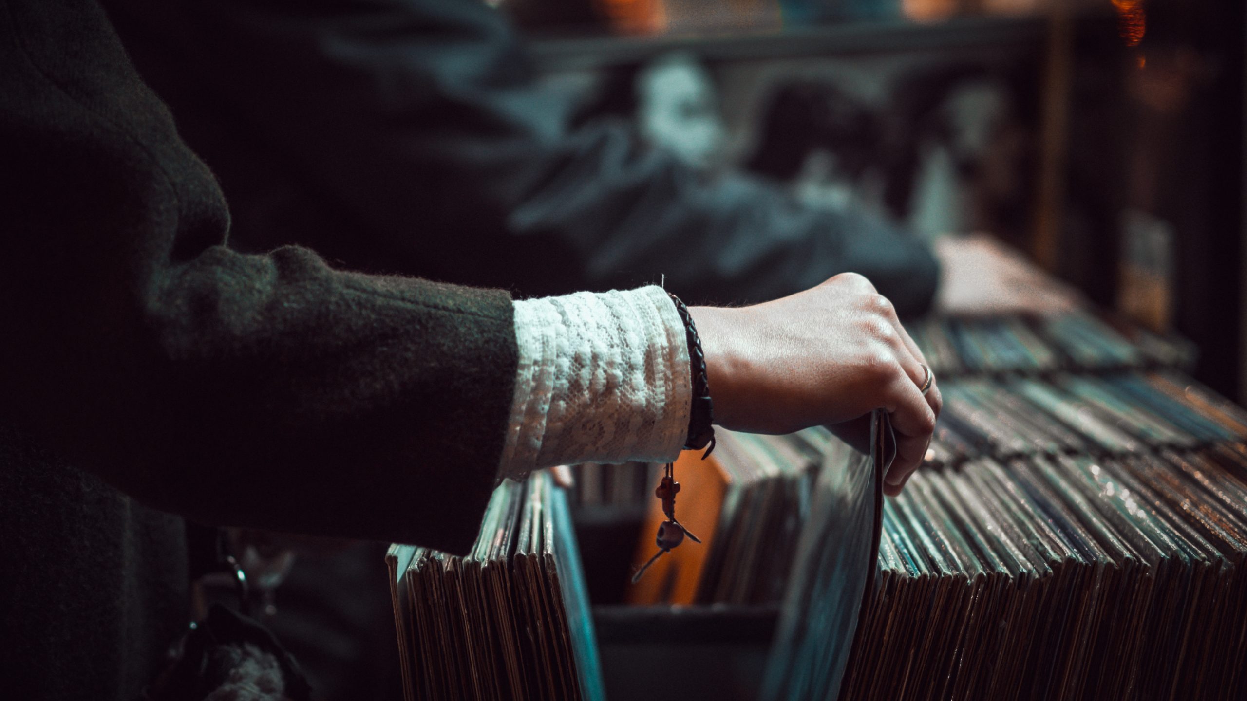 Flea market wonderful places to visit in paris