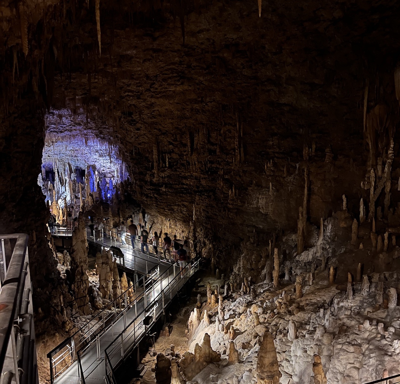 Gyokusendo cave Asia main hall Gyokusendo cave Asia main hall