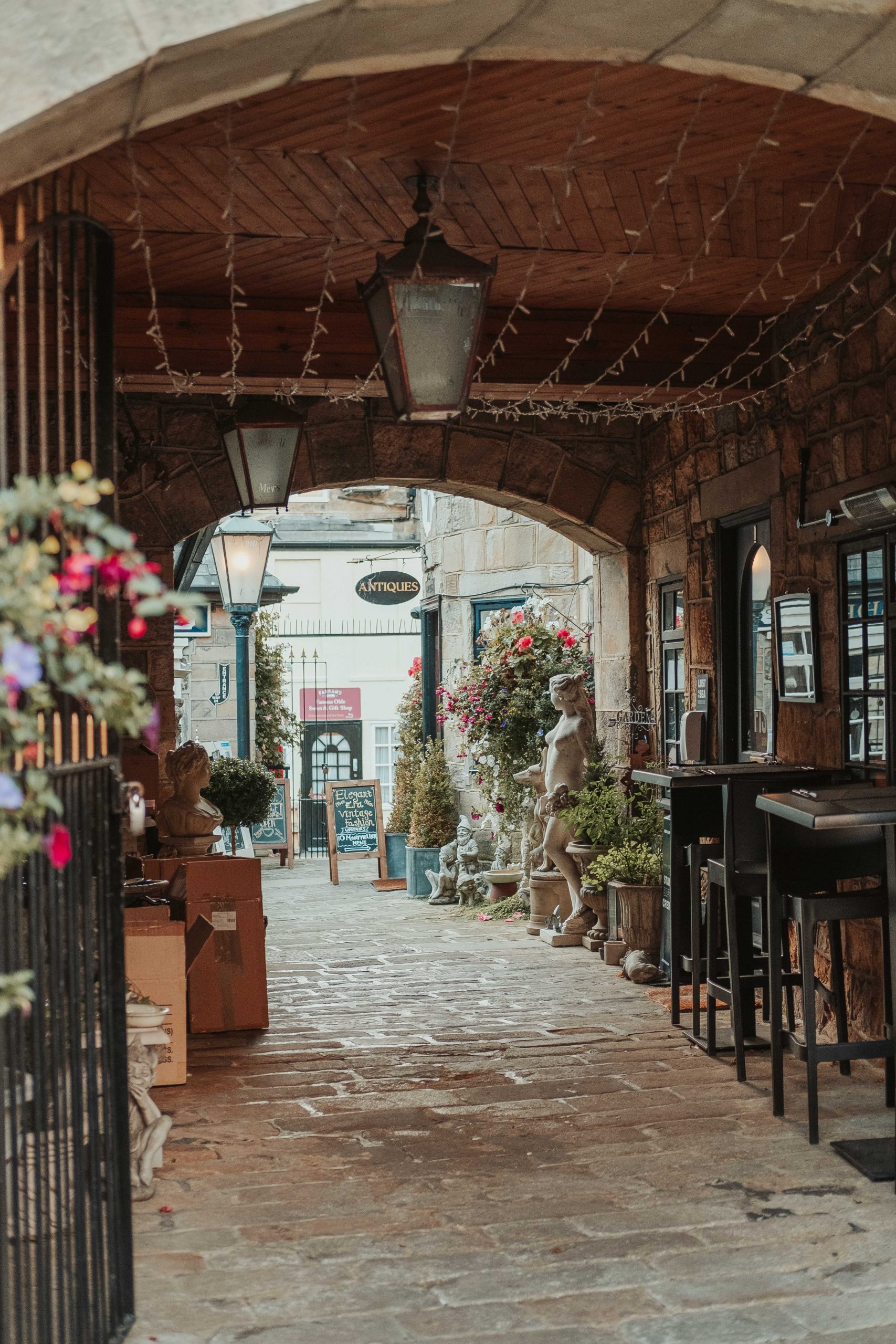 Harrogate antique shops in the city centre