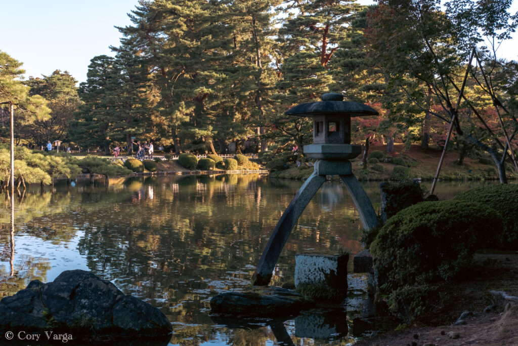 Kenrokuen garden with its stone lamp in Kanazawa