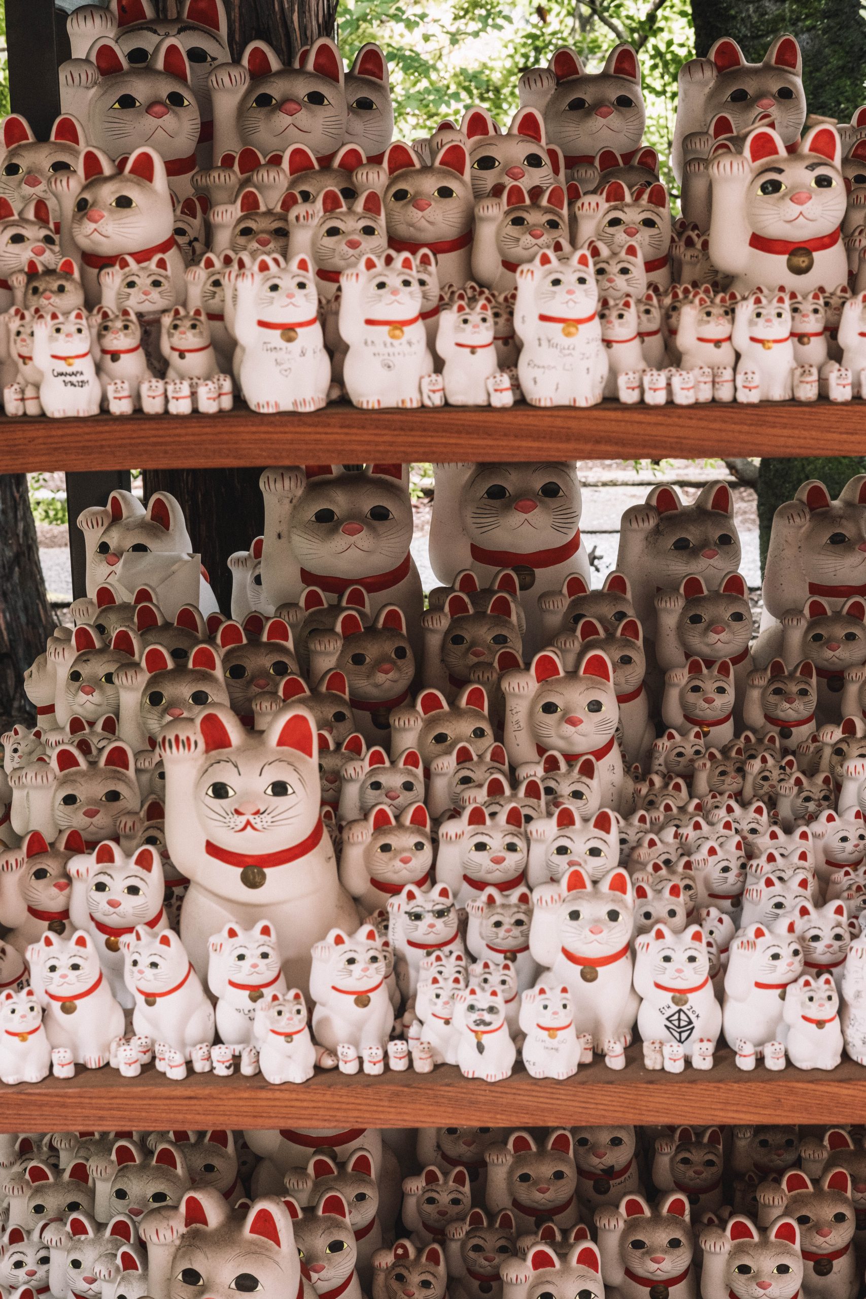 Lots of cat figurines at gotokuji temple