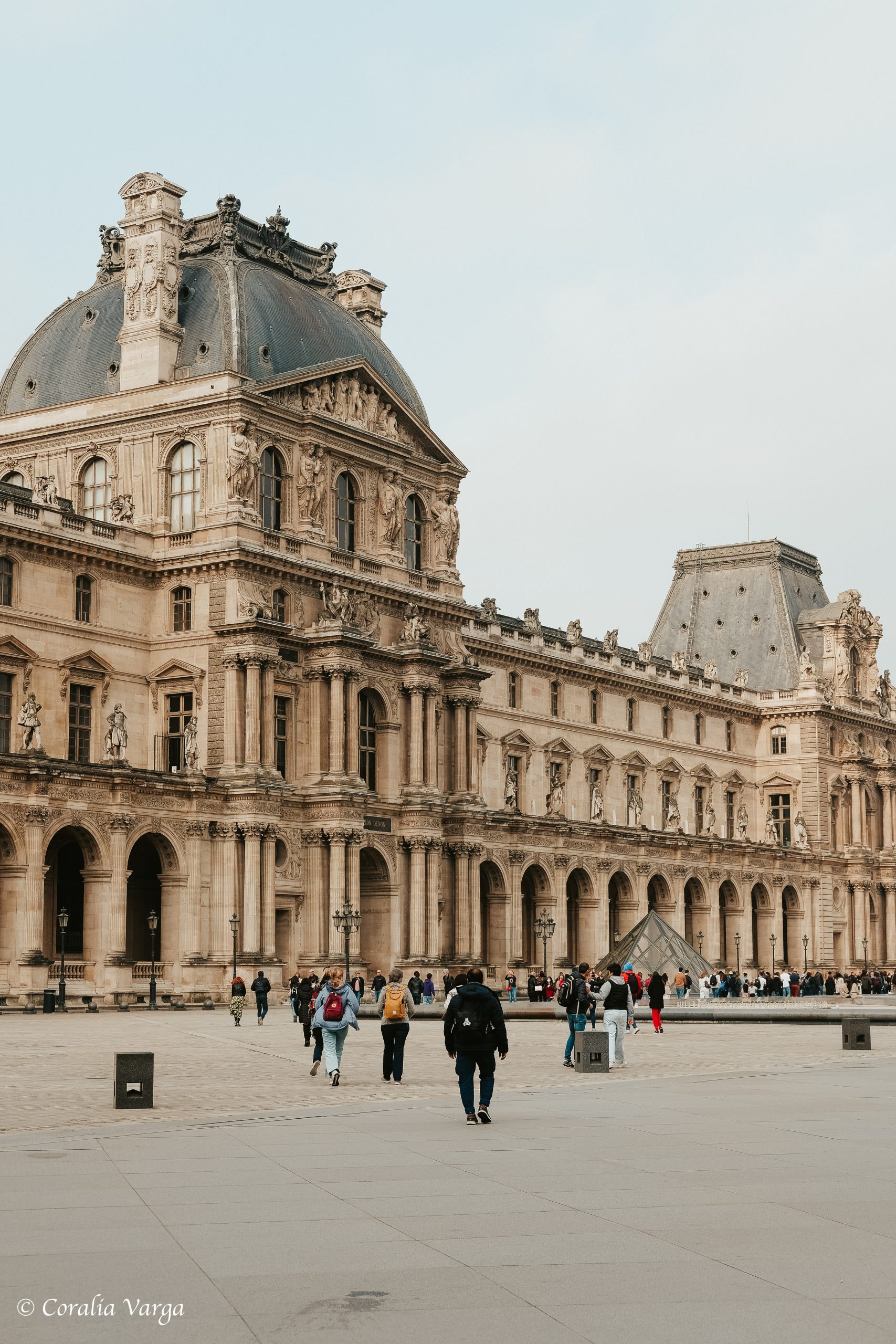Louvre museum building