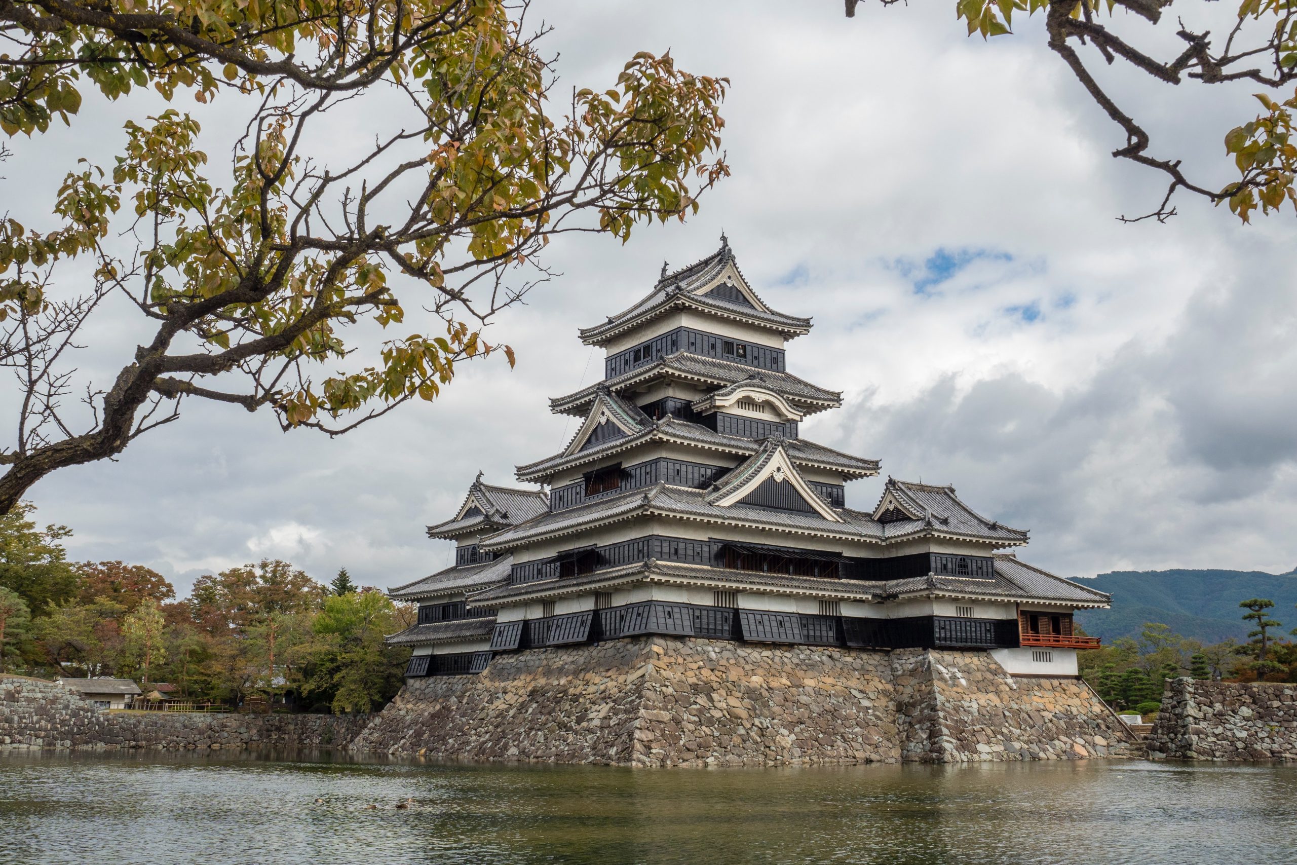 Matsumoto castle black crow castle Japan