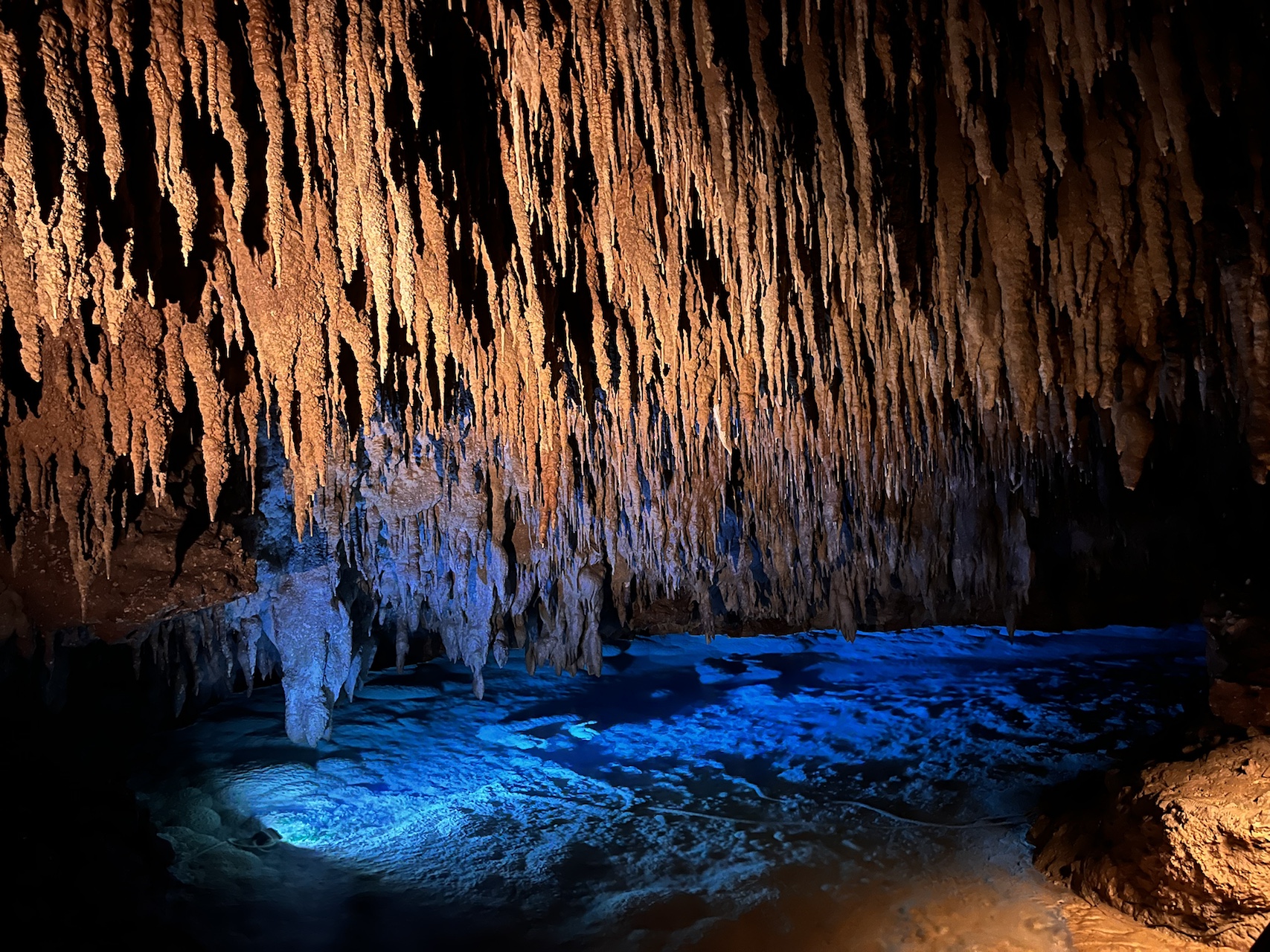 Natural features of Gyokusendo cave