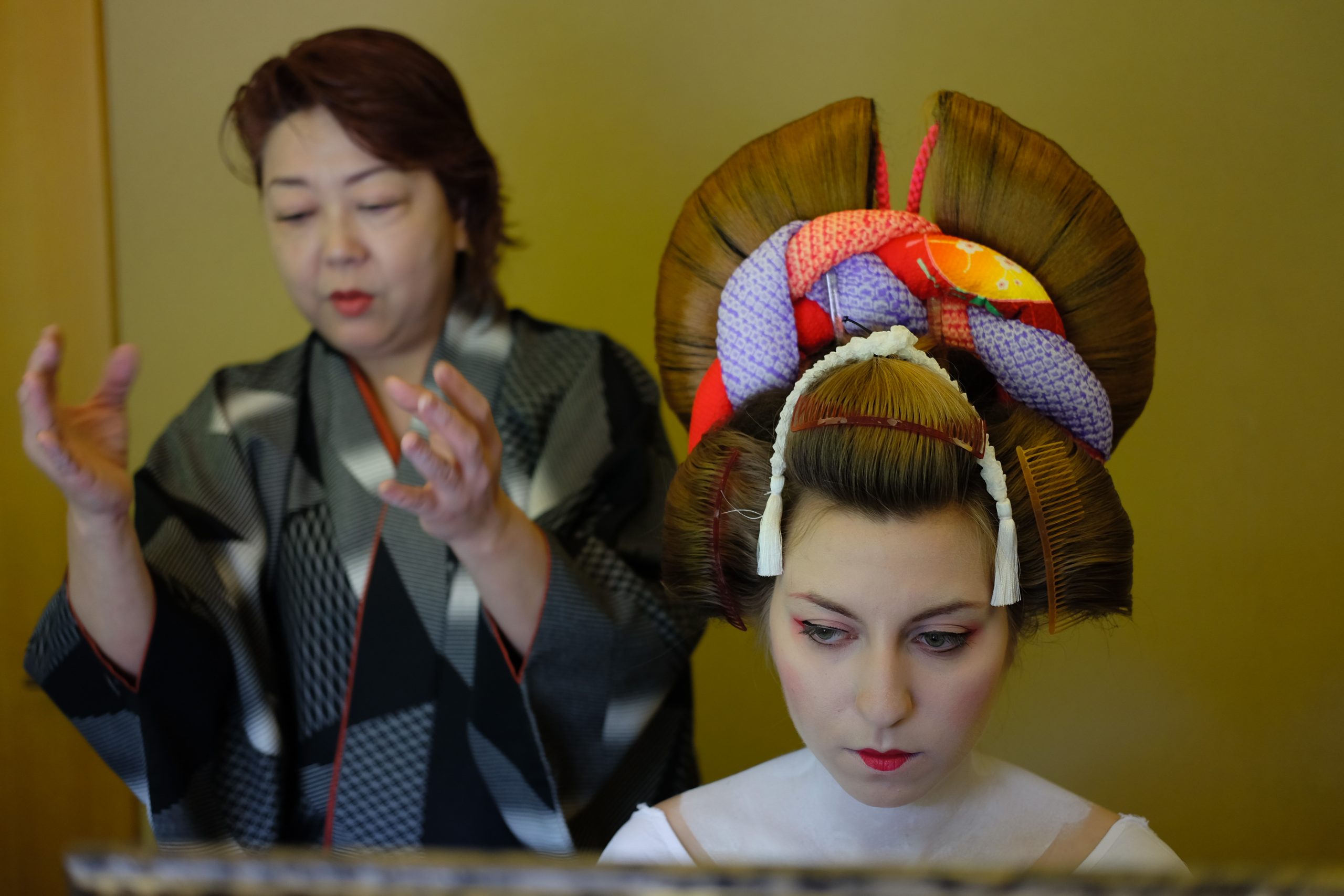 Oiran Experience Pins in the hair