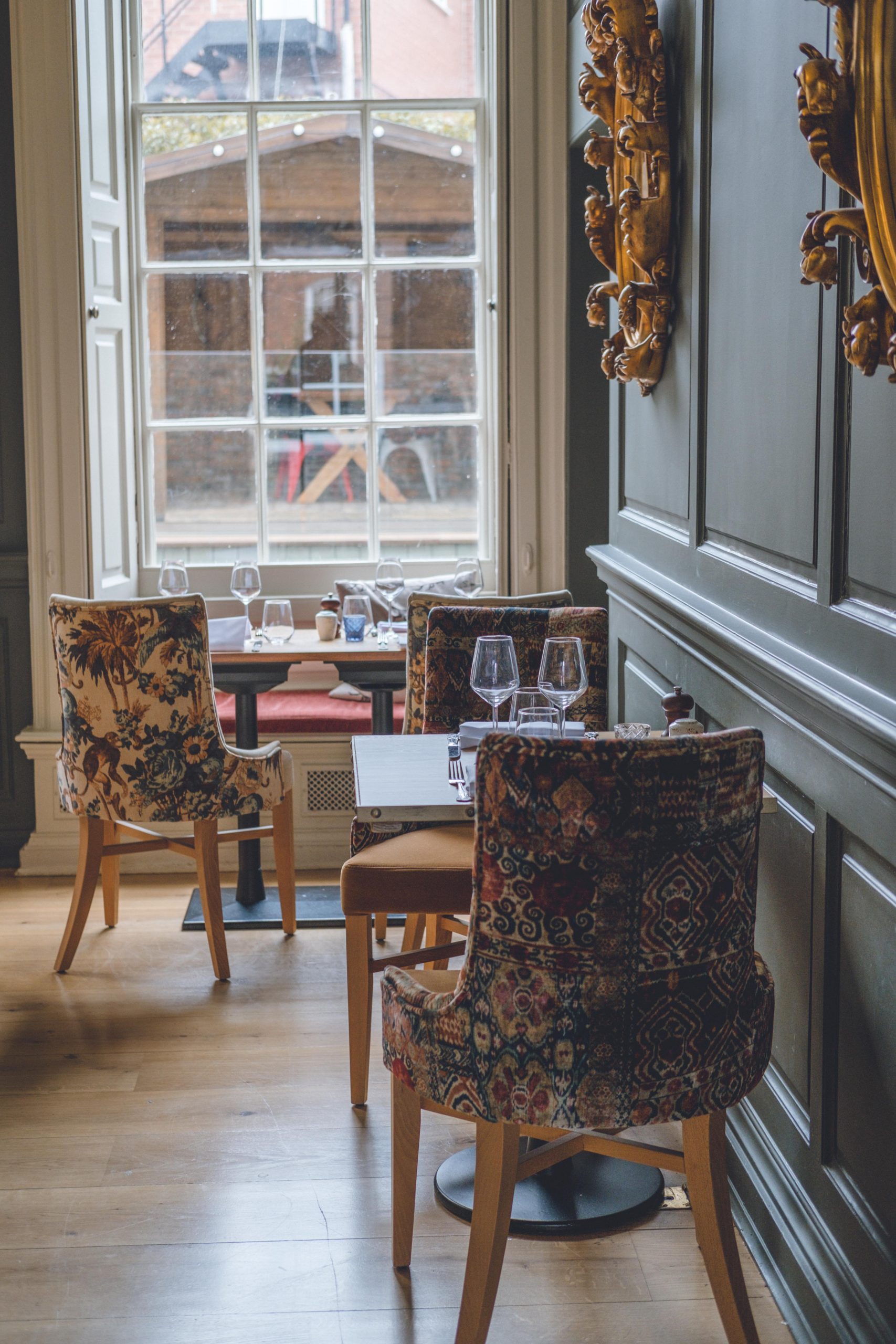 restaurant area at the judges lodge