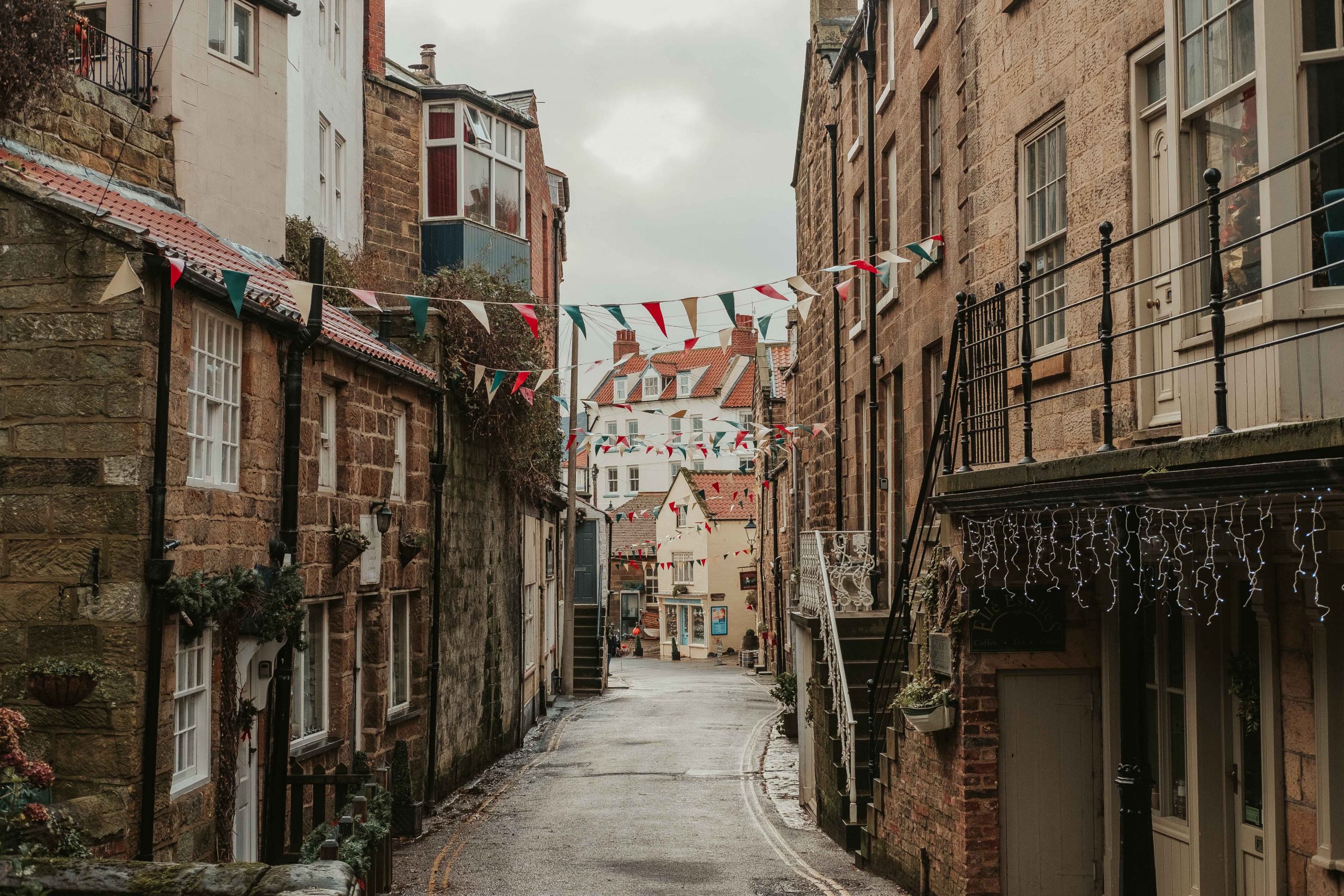 Robin Hoods Bay in North Yorkshire Coast Robin Hoods Bay in North Yorkshire Coast