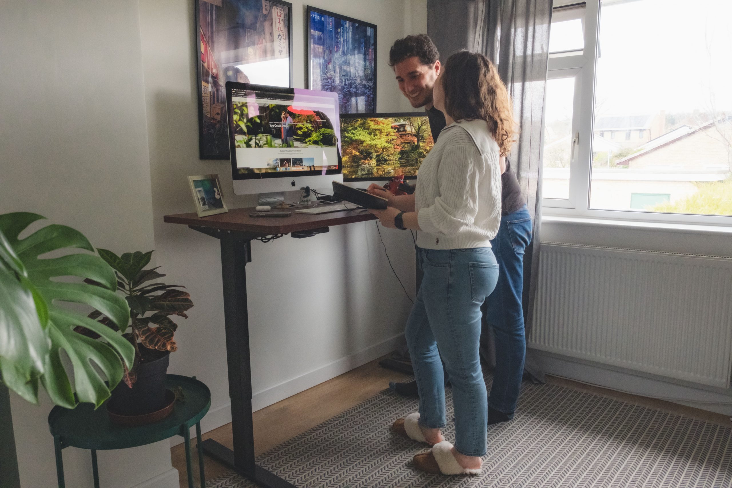 standing desk making it easier to collaborate