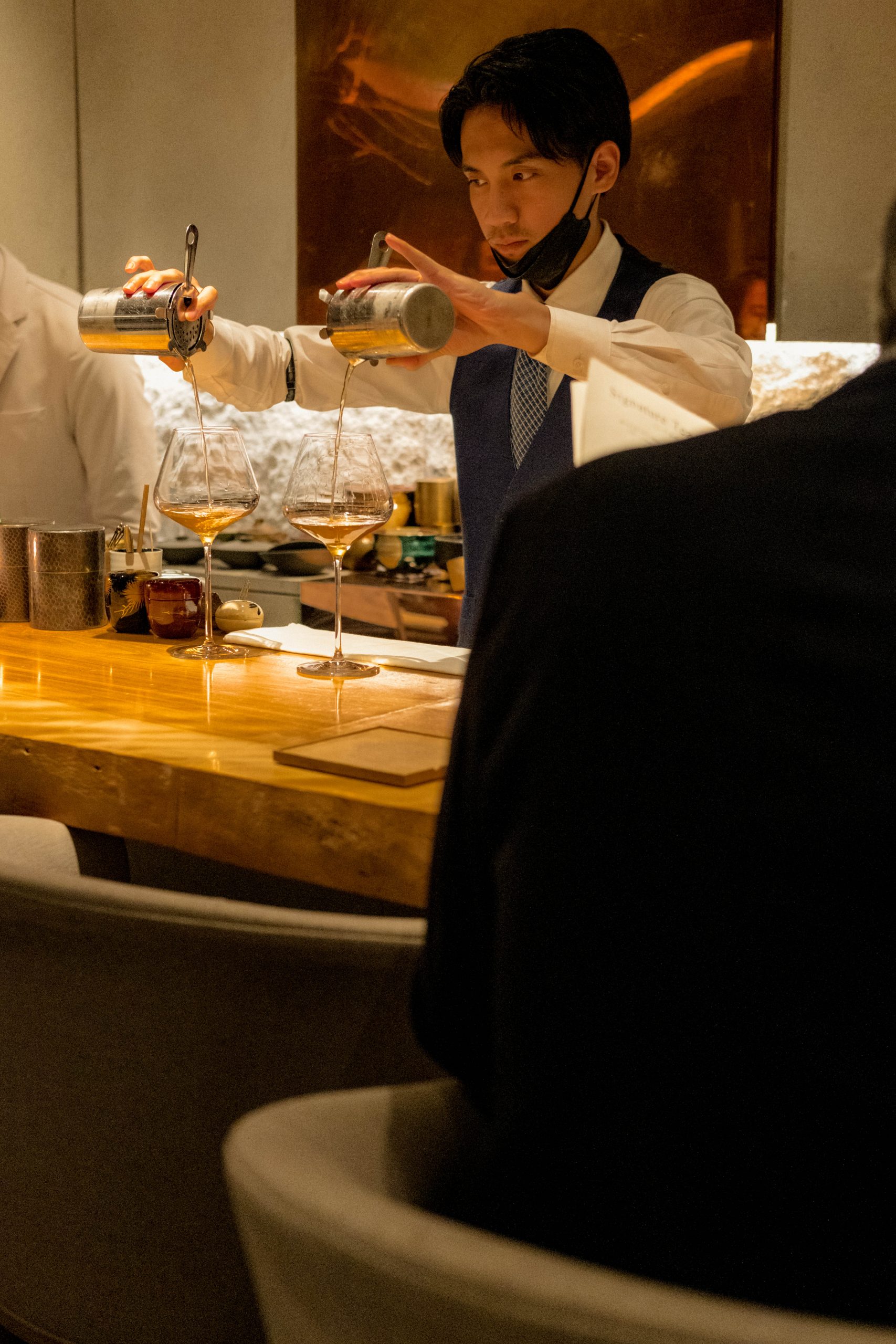 Tea mixology salon - bartender mixing our drinks