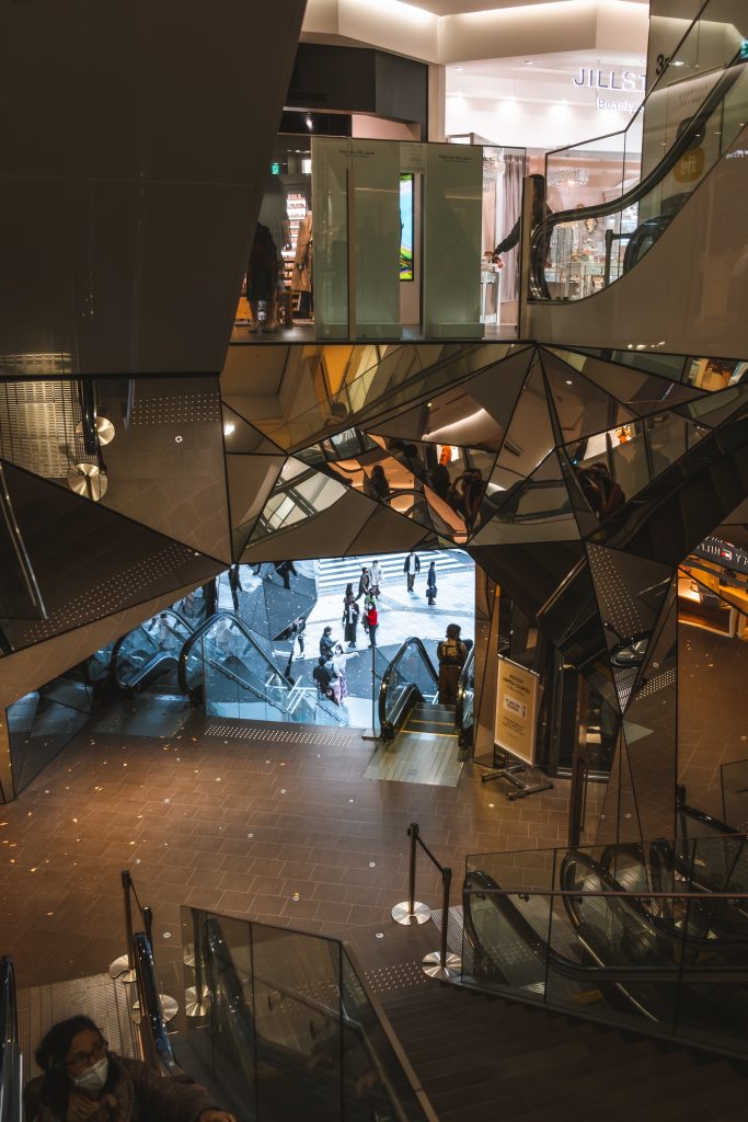 The distinctive mirrors at Tokyu Plaza Omotesando