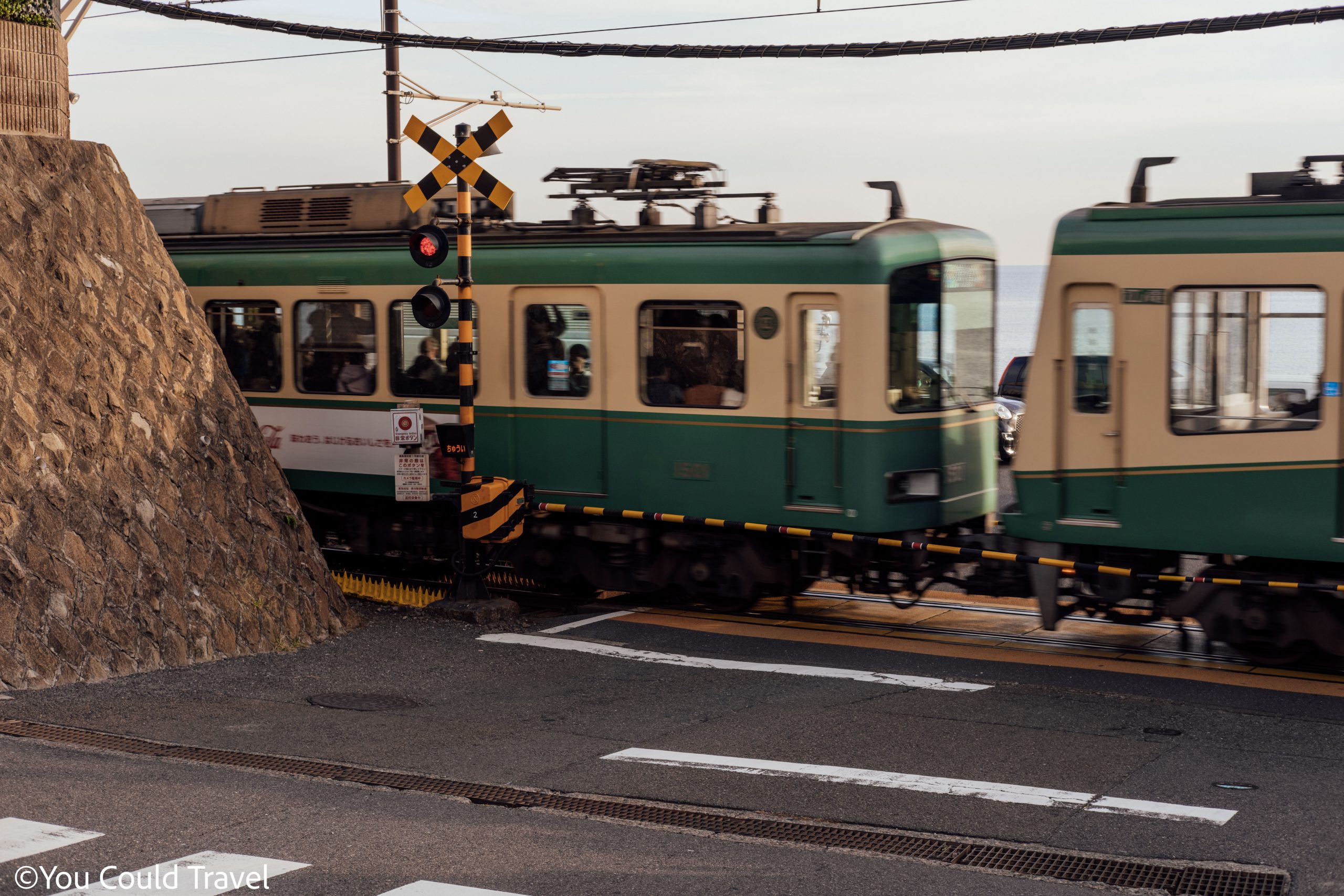 The enoden train line before the Kamakurakōkōmae Station station The enoden train line before the Kamakurakōkōmae Station station