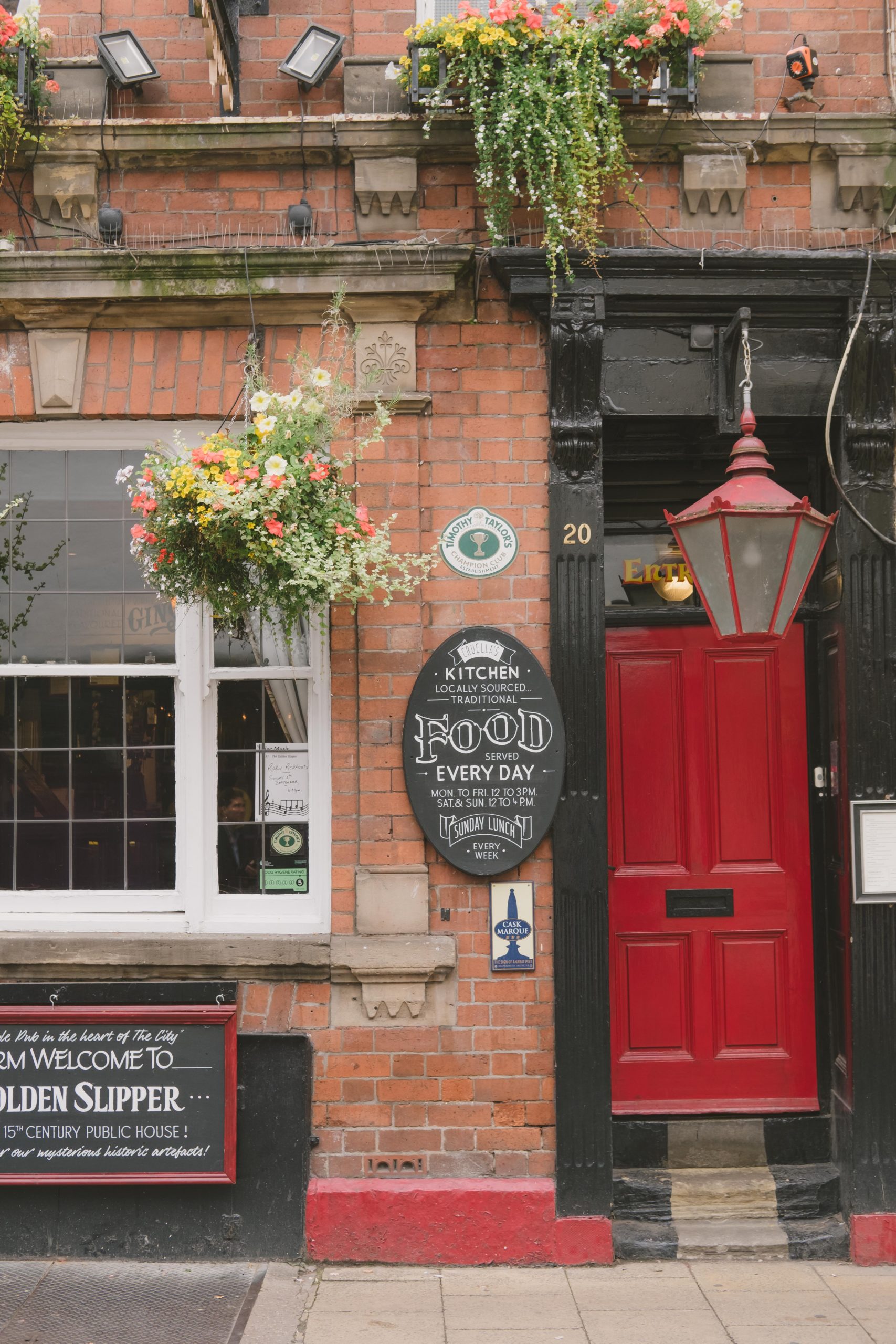 traditional welcoming pubs in York England