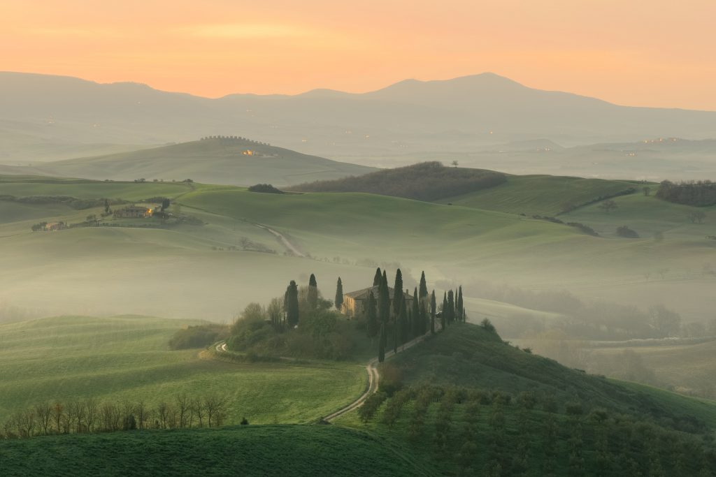 Tuscany landscape - a travel guide to Italy