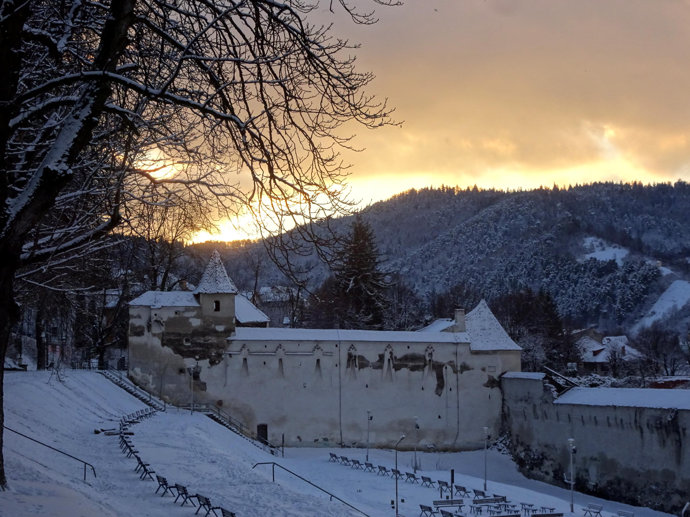 Visit Bastionul tesarilor in Brasov Romania