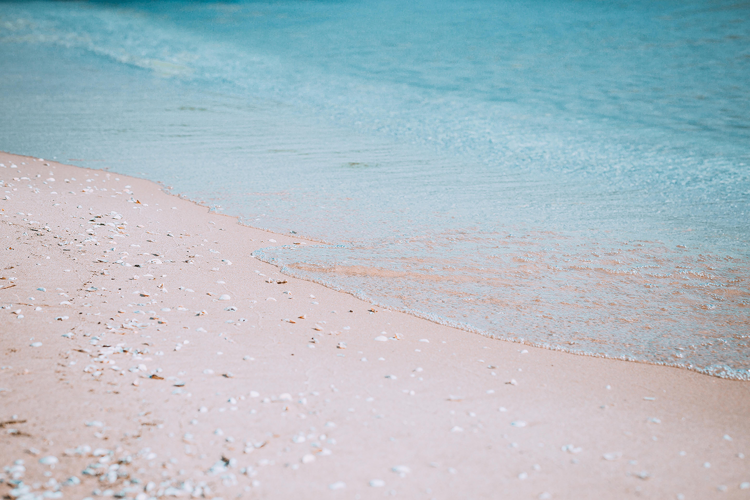 Visiting Mamaia Romania - the beautiful waves gently touching the golden sand in Mamaia