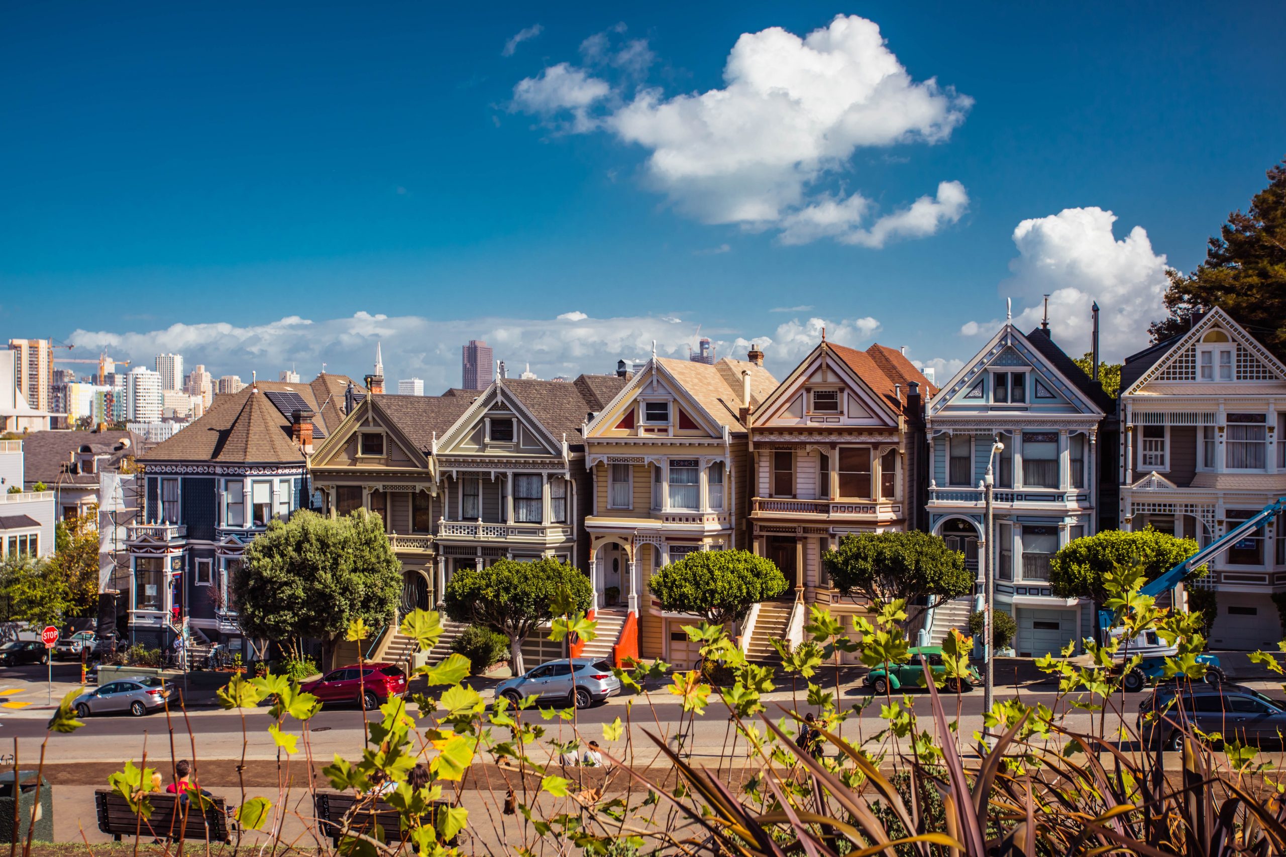 Where to stay in San Francisco - painted ladies, the beautiful and historical houses featured in many movies and one of the best areas to stay in San Francisco